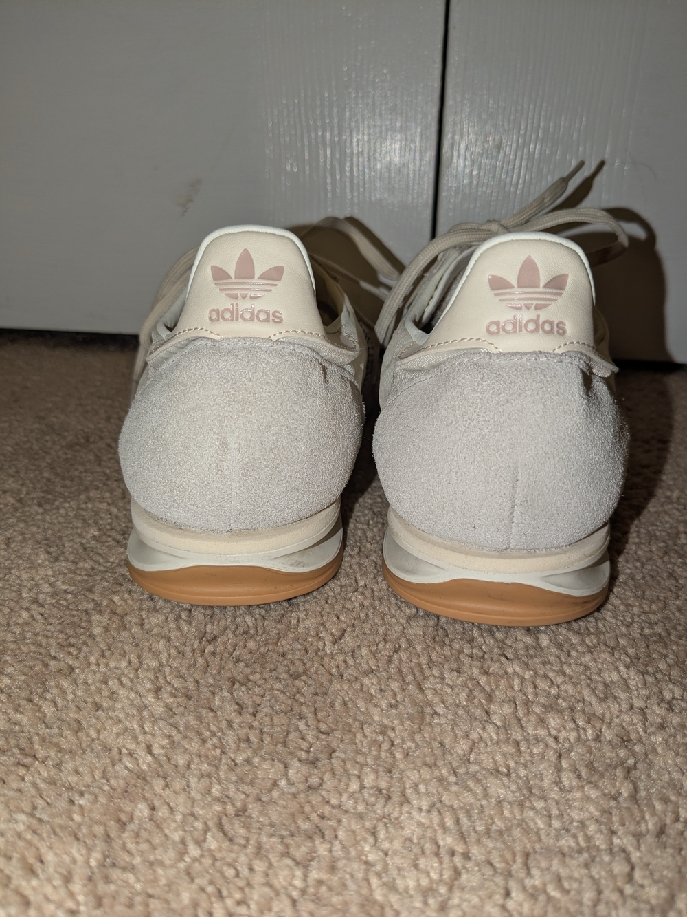 Adidas Womens Retro Runner Sneakers - Picture 5 of 6